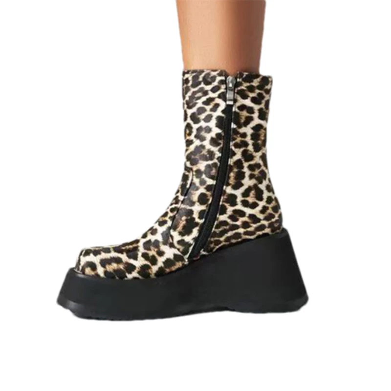 Женские кожаные ботильоны с леопардовым принтом на танкетке зимние туфли