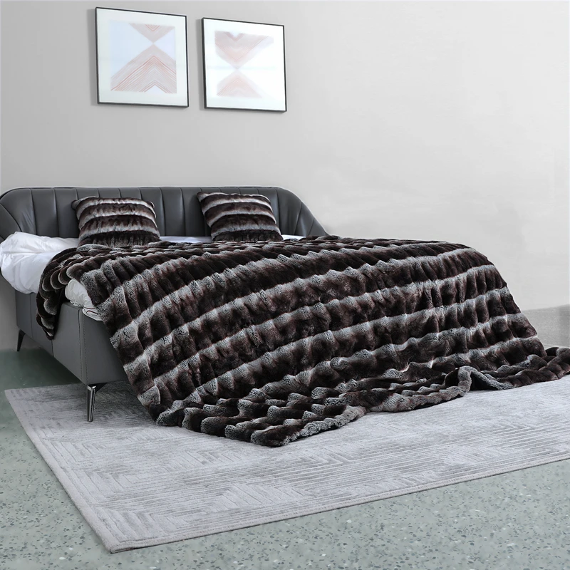 

Luxury Faux Fur Throw Blanket Fuzzy Elegant Fluffy Decoration Blanket for Sofa Couch Brown Chinchilla Blanket 150*200cm