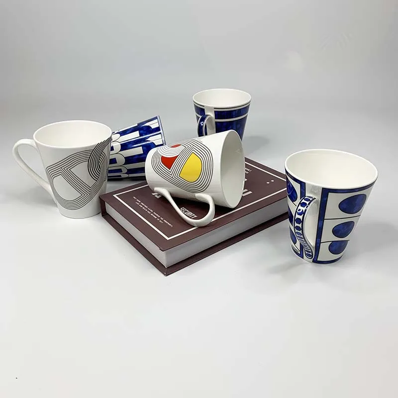 Дешево Новинка 2021, ручная чашка, колокольчик, кофейная чашка, Офисная новинка, подарок с подарочной коробкой, керамическая чашка, роскошная чашка д... Скидка Новинка 2021, ручная чашка, колокольчик, кофейная чашка, Офисная новинка, подарок с подарочной коробкой, керамическая чашка, роскошная чашка д...