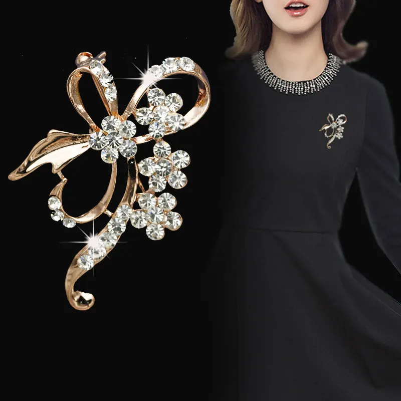 Женская брошь в виде цветка с бантом