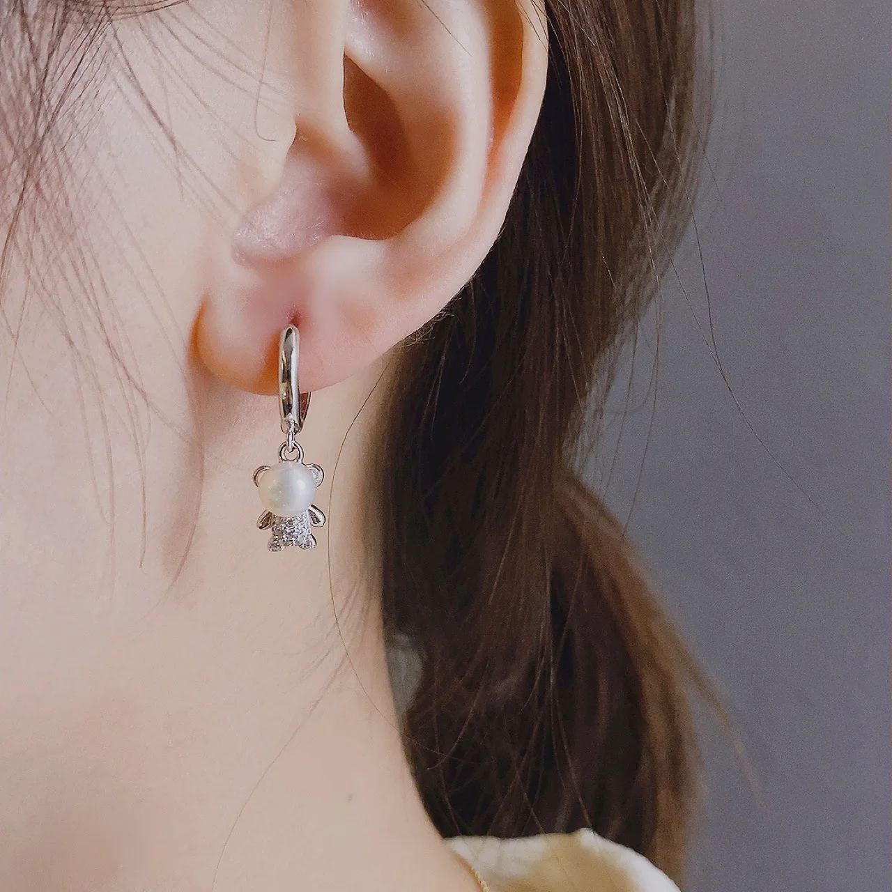 

Fashionable and versatile Earrings female Earrings net red simple Earrings Sterling Silver Fashion niche design ek001950