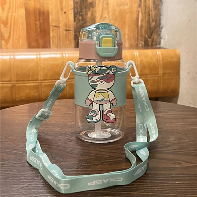 

600 мл Kawaii Bear с крышкой, соломенная детская бутылка для воды, портативная белая бутылка для воды для школы, путешествий, спорта