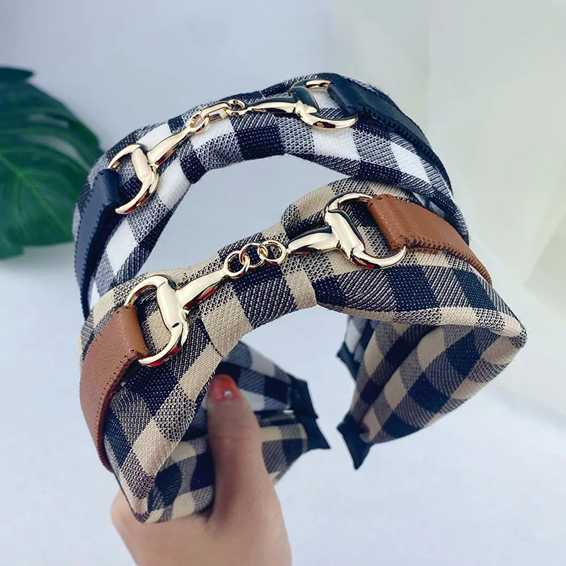 

Korean Style Retro Knotted Headband Velvet Hair Bands For Women New Fashion Wide-brimmed Plaid Hair Band Female Hair Accessories