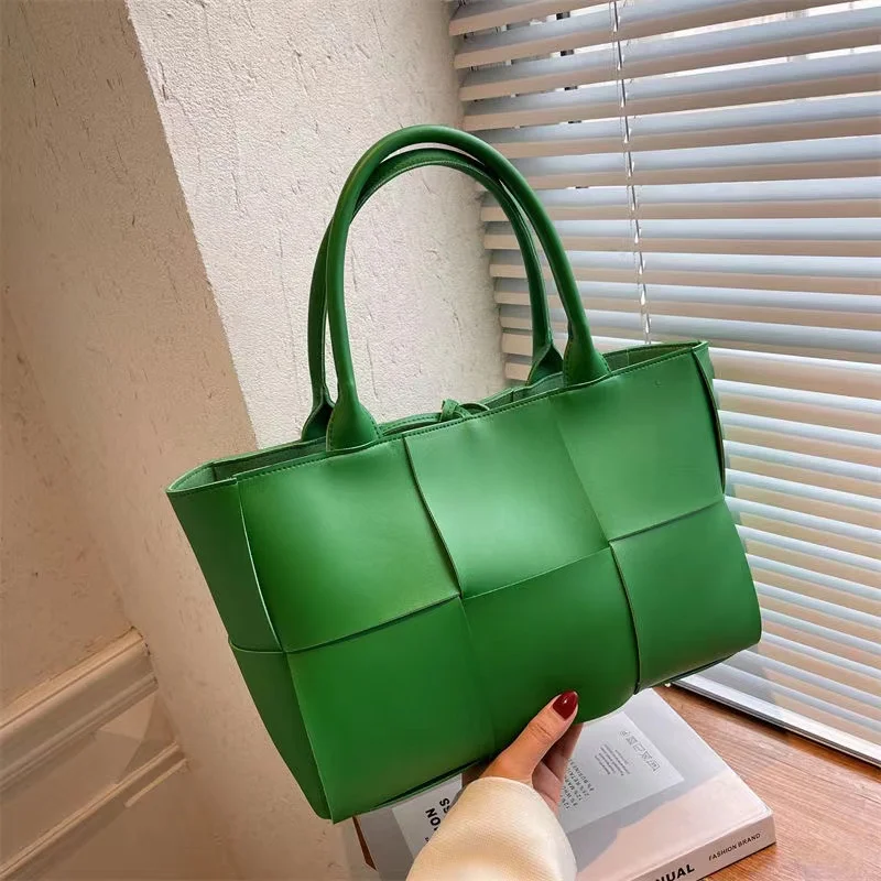

Fashion Women Top-Handle Handbag Large Capacity Woven Messenger Bag Versatile Tote Bag Bucket Shoulder Bag Leather Underarm Bag