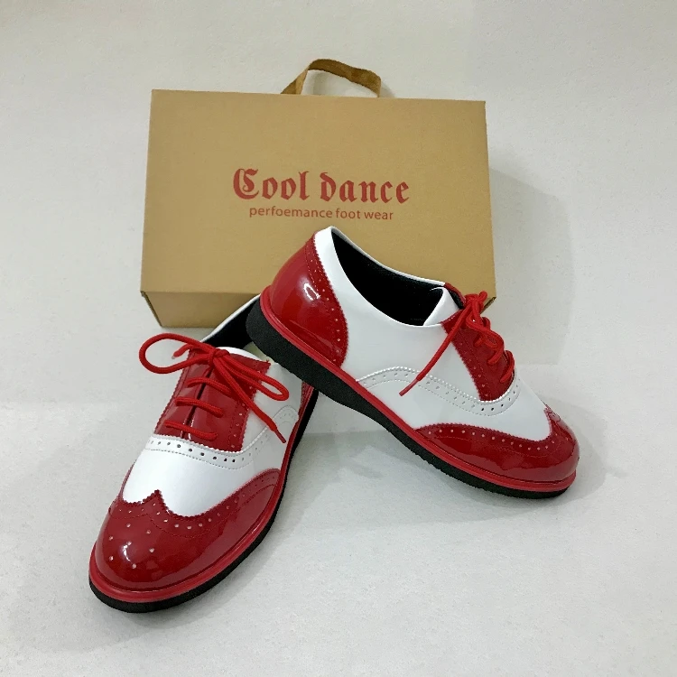 

Американский тренд, демонстрация выступлений, крутая танцевальная аутентичная обувь, уличная кожаная обувь в стиле хип-хоп