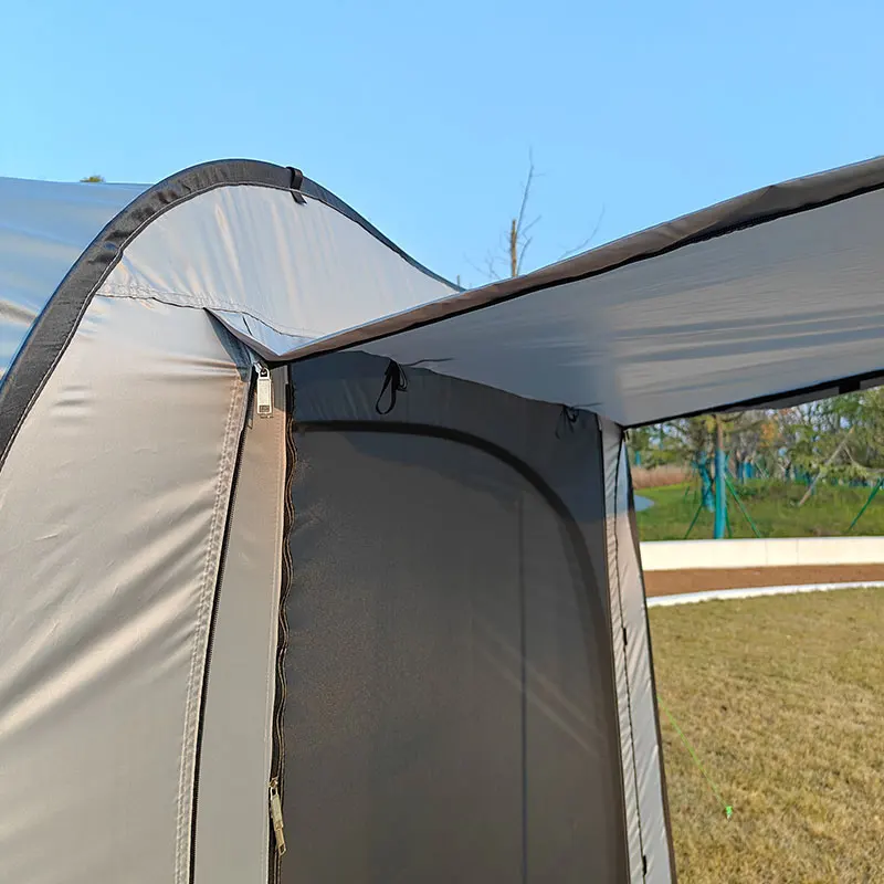 Автомобильная палатка защищает людей от солнца дождя или ветра. Популярная для