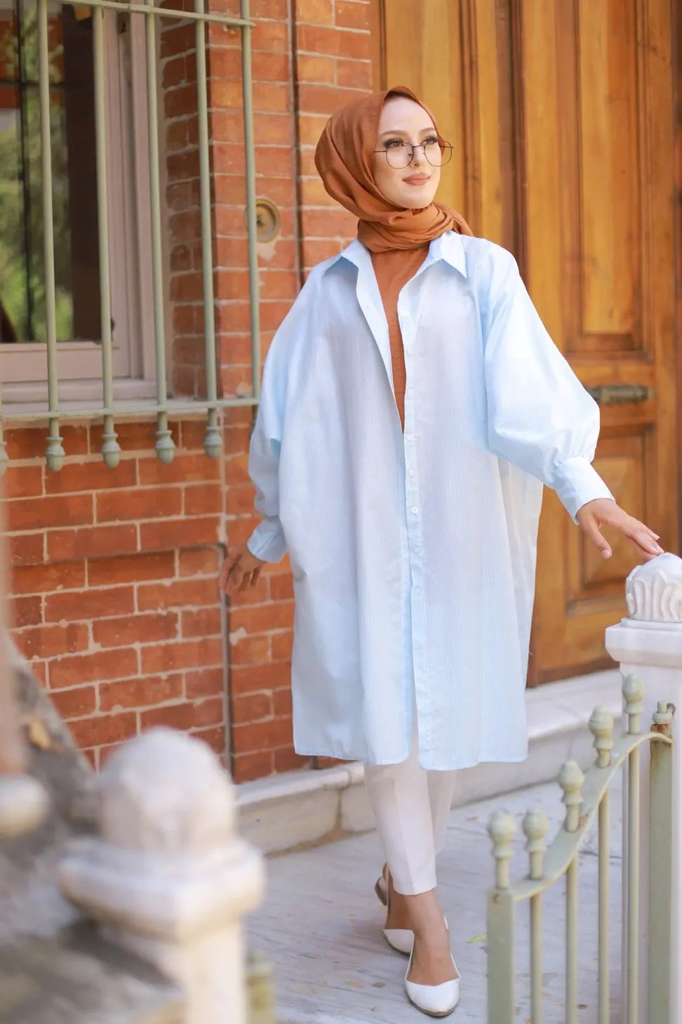 Женская длинная туника в полоску зимний и осенний стиль 2021