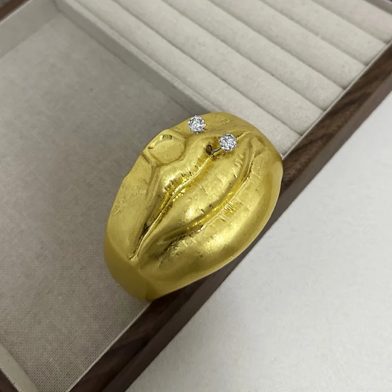 Нишевый дизайн преувеличенный металлический браслет с большими губами широкая