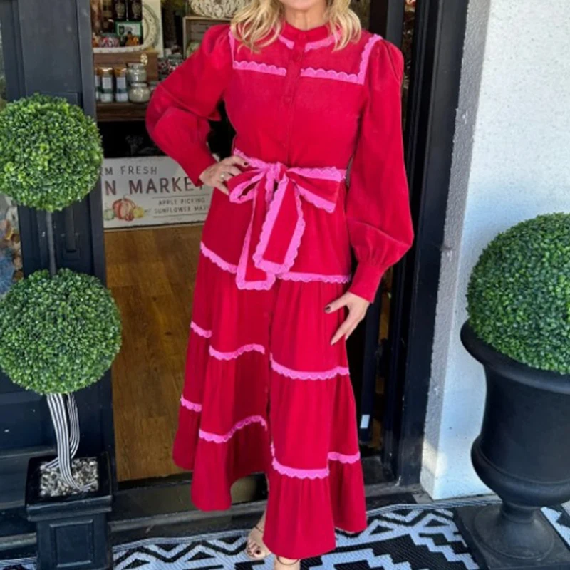 Женское вечернее платье с круглым вырезом и цветными блоками