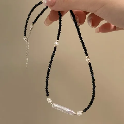 Колье-чокер Minar из искусственного жемчуга с черным кристаллом