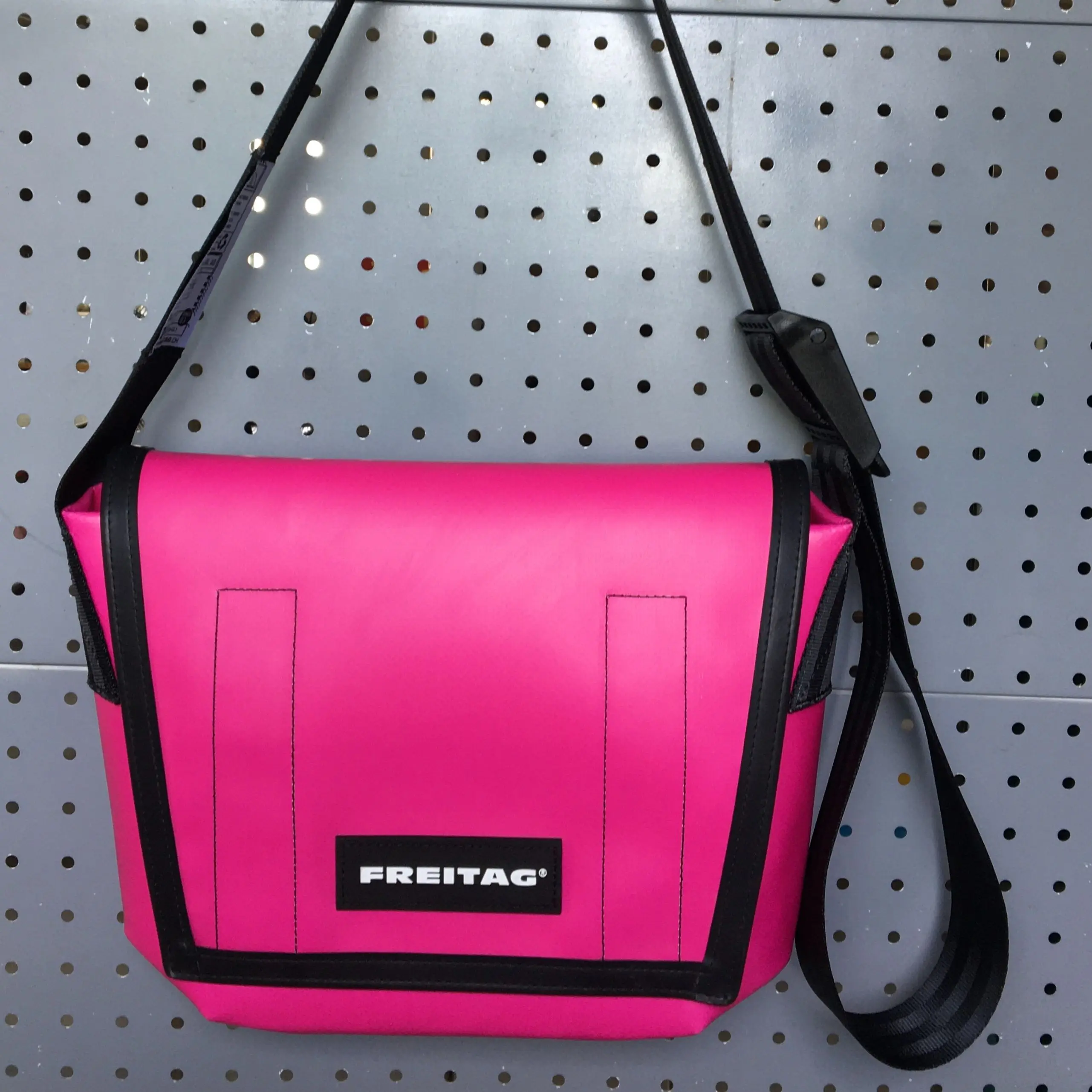 FREITAG F11 LASSIE Crossbody Bag Designer Backpack Swiss Fashion Bag Leisure Fashion Men's and Women's Outdoor Waterproof Bag Co