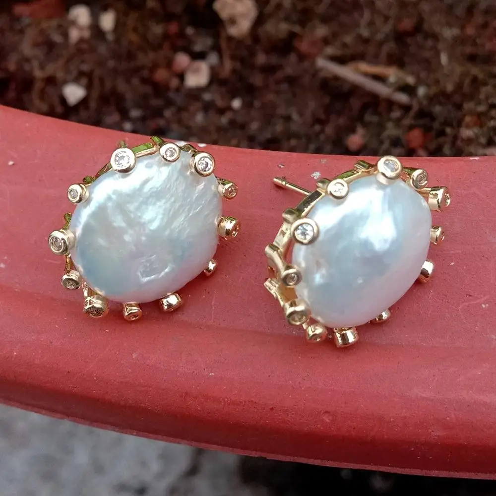 Y · YING культивированные серьги-гвоздики с золотым покрытием и фианитами