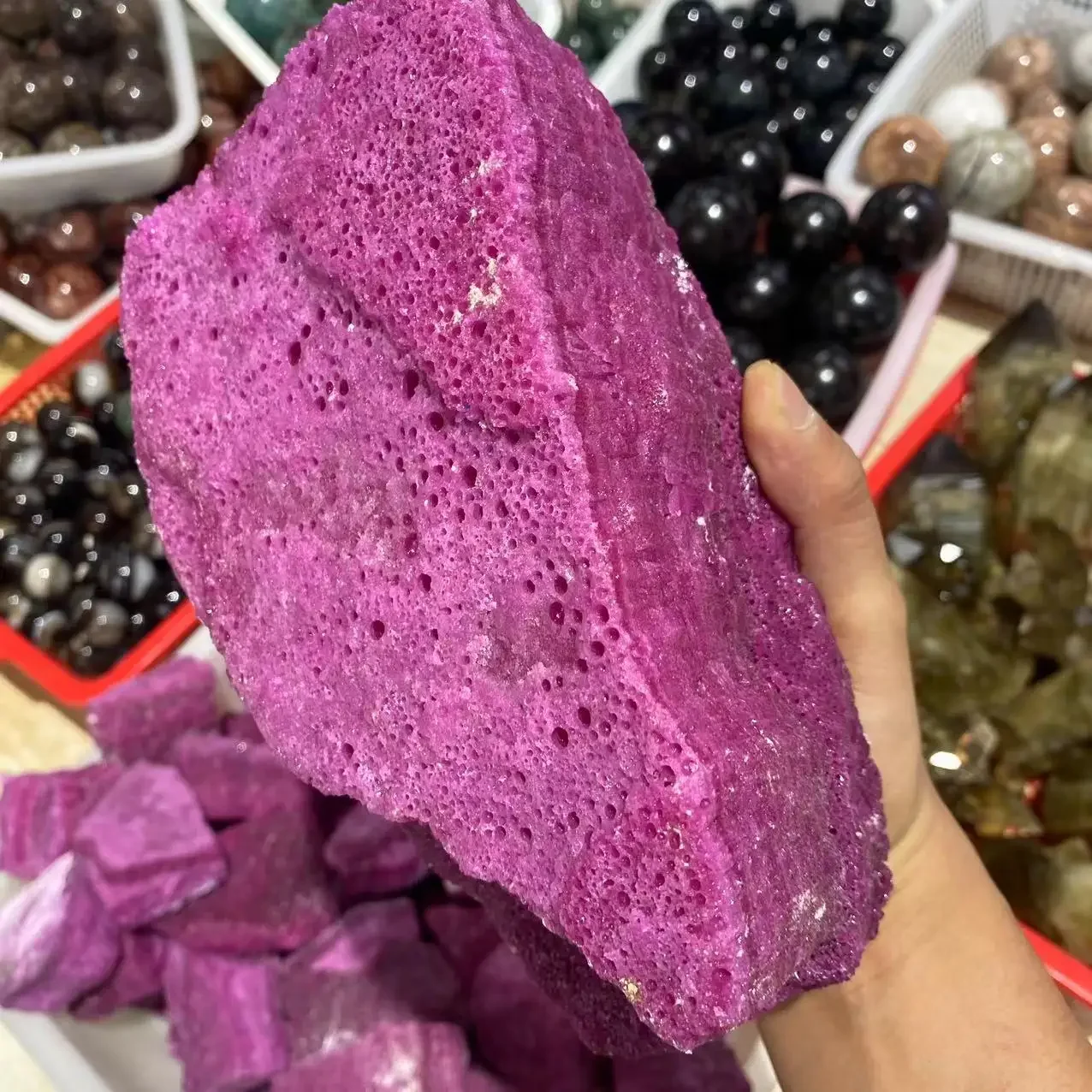 

Необработанный красный корунд и рубин JINGMIXUN