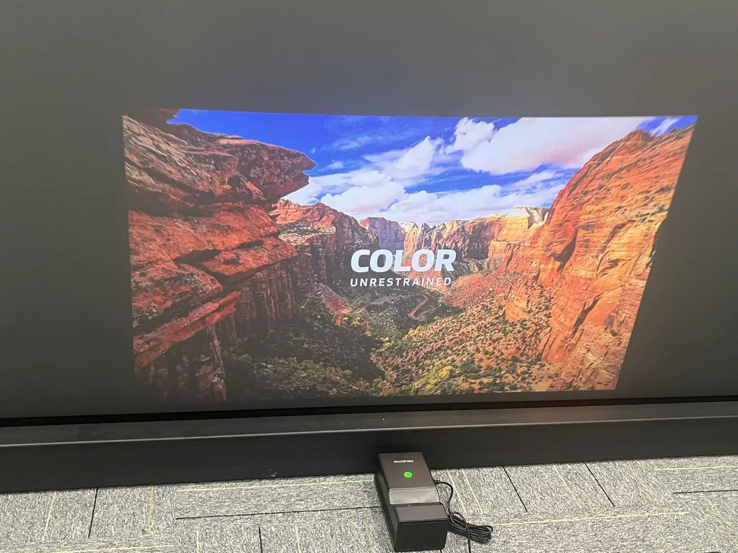 [OEMODM] Wupro Lite One Mini Портативный домашний умный проектор Android 4K Домашний кинотеатр Ультракороткофокусный DLP видеопроектор (art.: 3920cfd4e0038) - 3920cfd4e0038