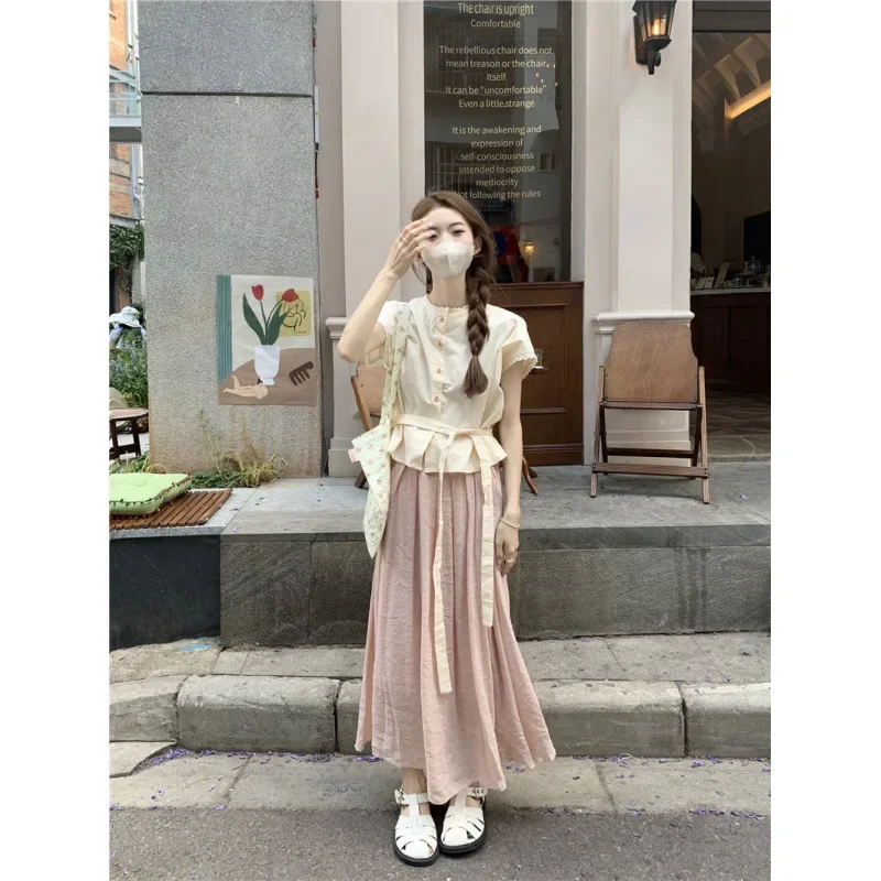 Женское платье-рубашка с драпировкой элегантное однотонное платье поясом и