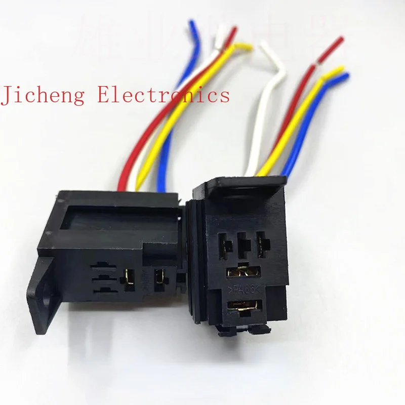 

1PCS 4133-S-DC12V-A-R-ZZ 35A 4-pin