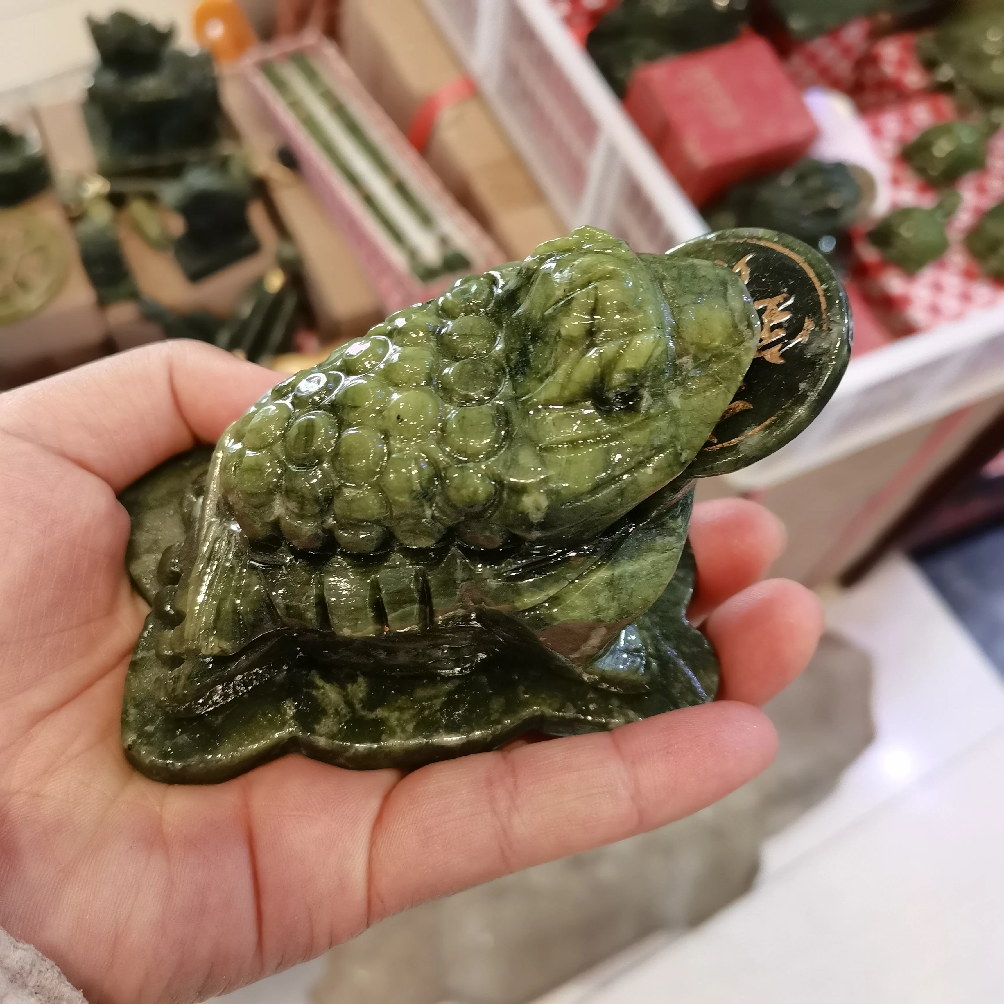 

Китайские фигурки жабы из нефрита 12 и 15 см