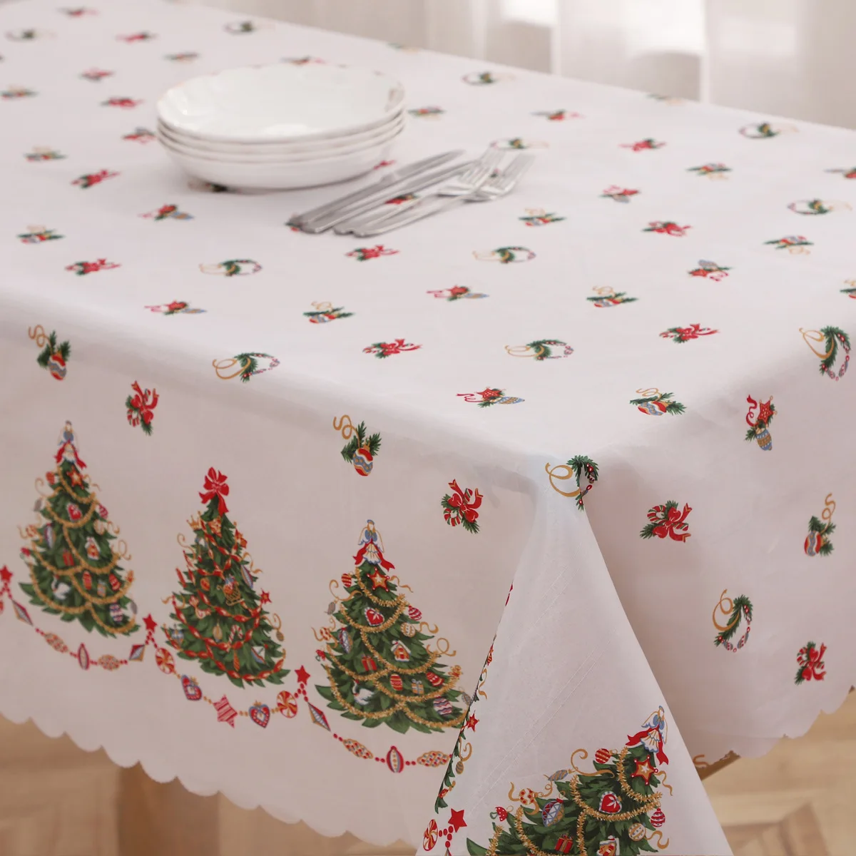 

Рождественская скатерть из полиэстера