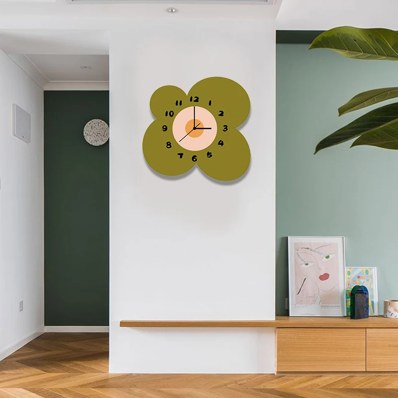 

Настенные часы в скандинавском стиле с синим цветком