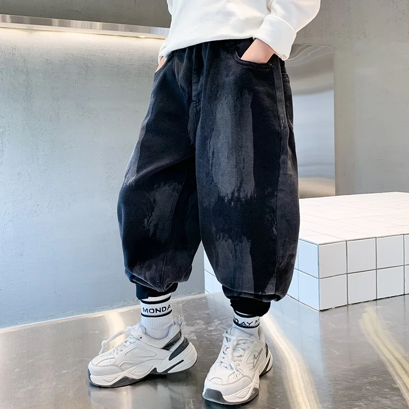 Свободные джинсы для мальчиков новинка 2022 модные повседневные однотонные в