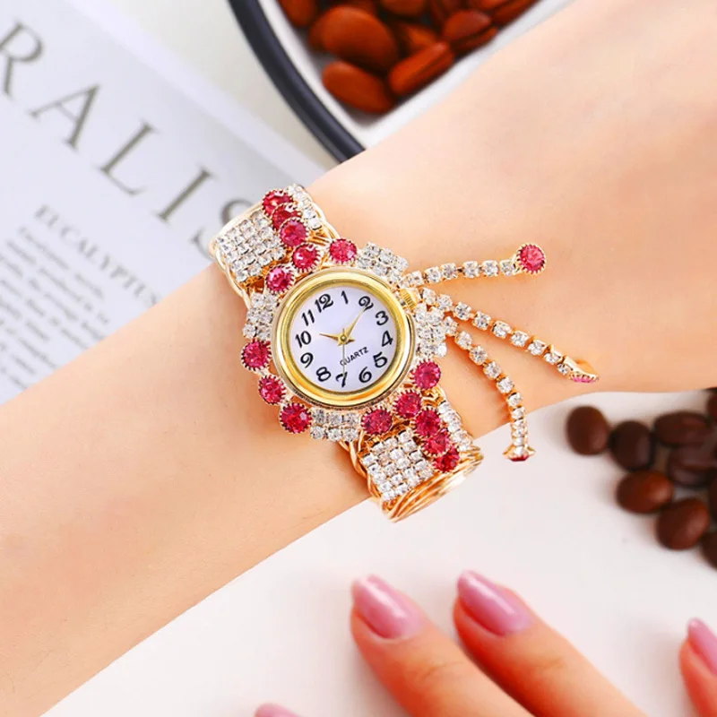 2023 New Hot Creativity Full Diamond Tassel Fashion Women's Small Dial Quartz Bracelet Watch Girlfriend Holiday Luxury Gift