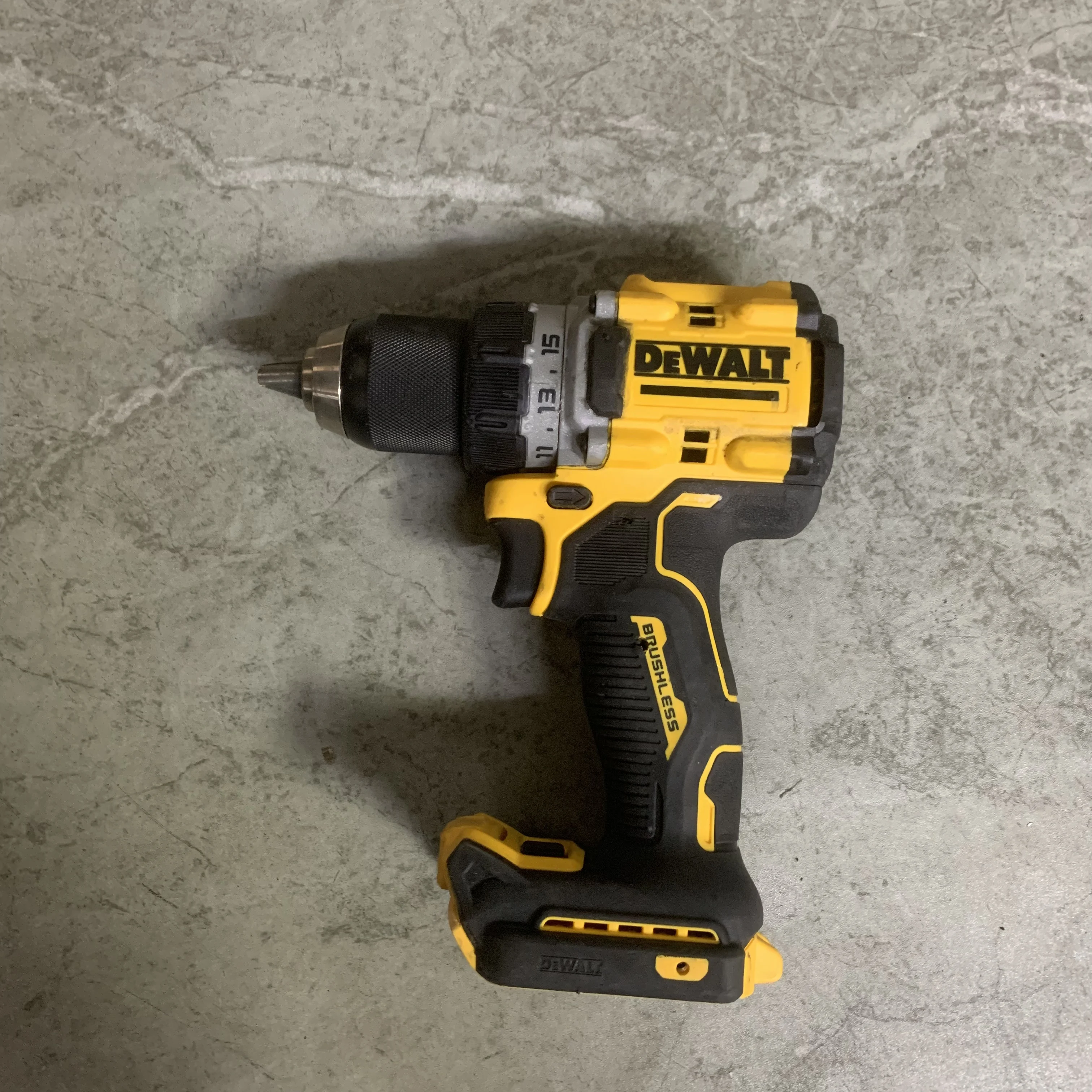 

DEWALT DCD800 20В электродрель б/у