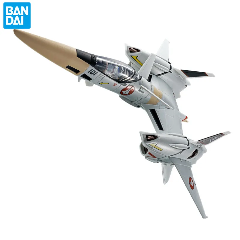 Bandai натуральная модель Gundam комплект аниме-персонажа Macross Flash Back 2012 VF-4 Lightning III