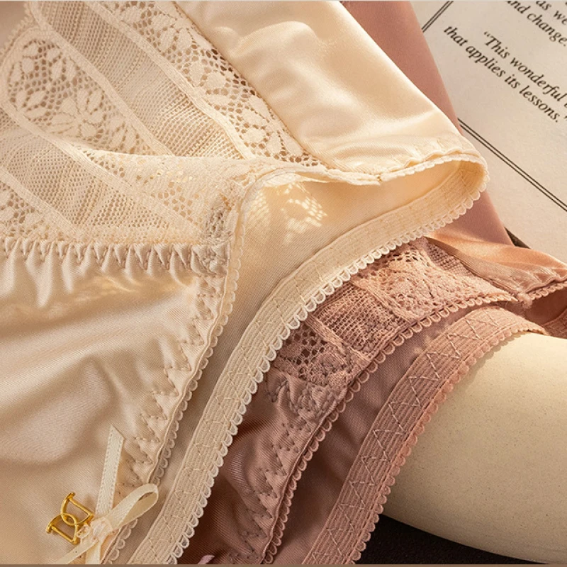 Женские атласные бесшовные трусы средней длины