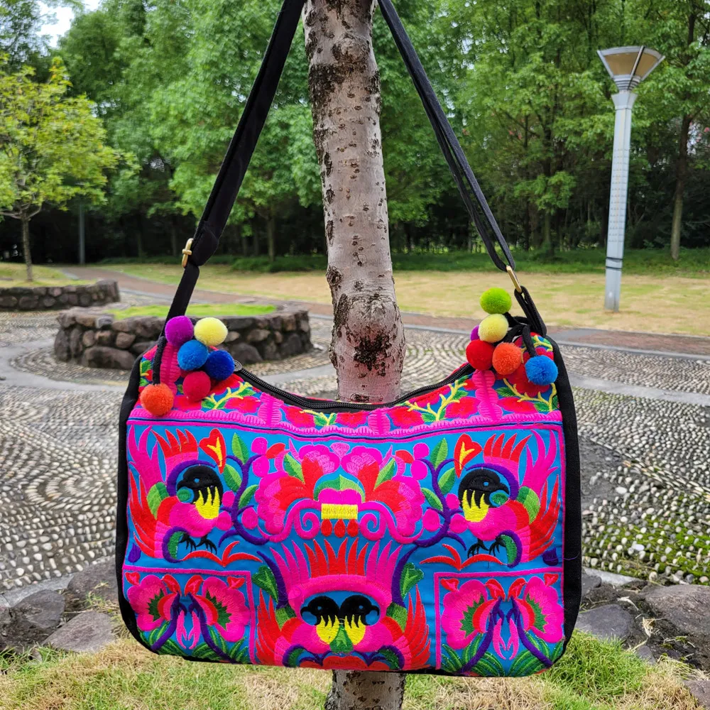 

Retro double-sided embroidery women capacity bag canvas large women bags Shoulder Messenger bags