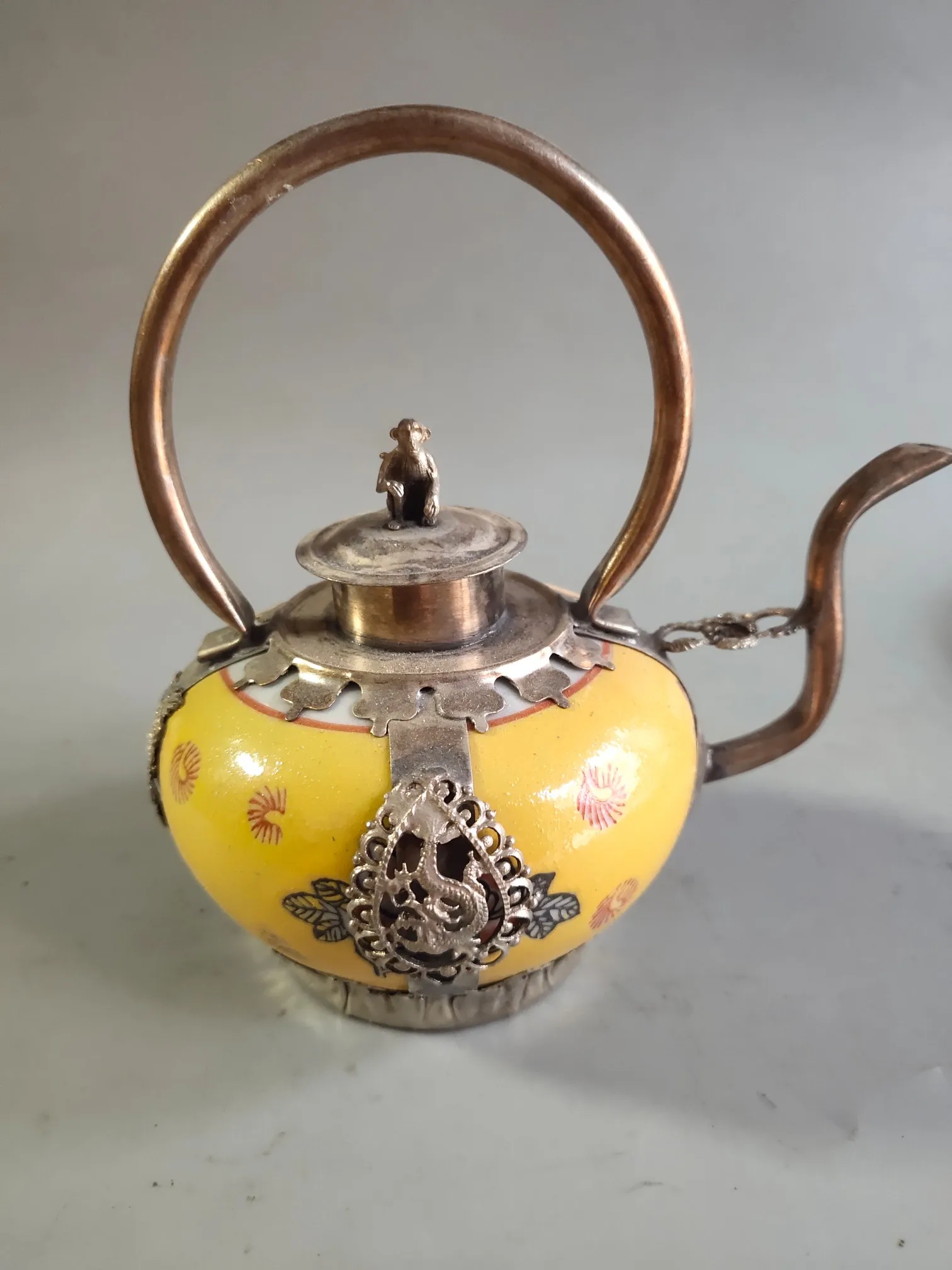 

Fashion Chinese Exquisite Antique Miao Silver Purse Porcelain Silver-plated Teapot Living Room Decorations and Home Gifts