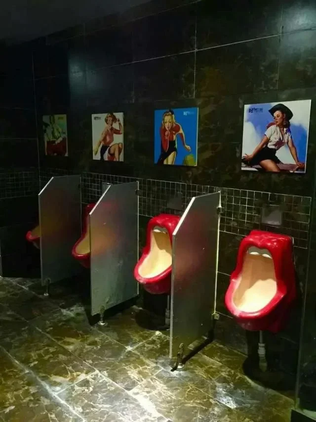 Красивая Женская круглая девушка человеческие росты wiadro