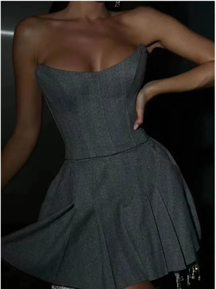 Женское платье-мини с длинным рукавом и кристаллами