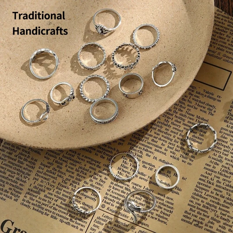 

New Style Personality Retro Gossip Snake Leaf Flower Heart Butterfly Pearl Chain Oil Dripping Joint Ring Set Trend Ring