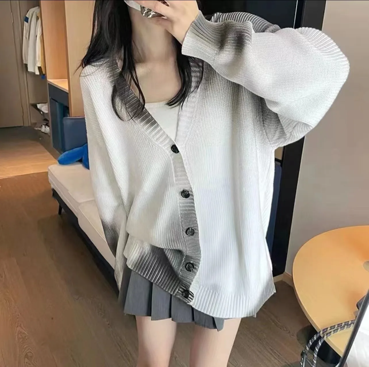 Korean version of high-quality autumn new knitted cardigan loose gradient tie-dye men and women couples V-neck sweater jacket