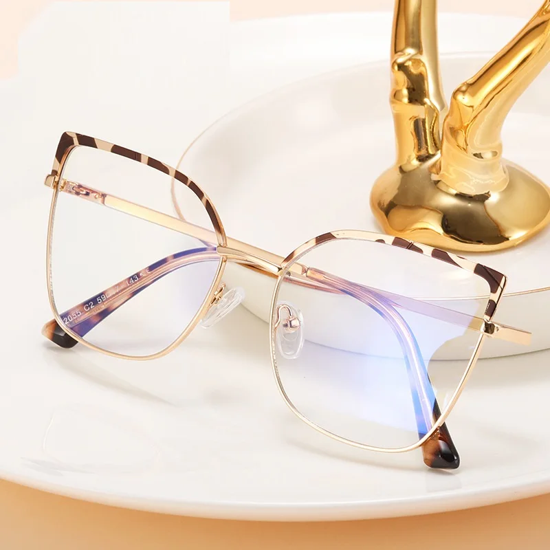 

New myopia mirror frame female European and American trend flat lens net red INS wind anti-blue light glasses female