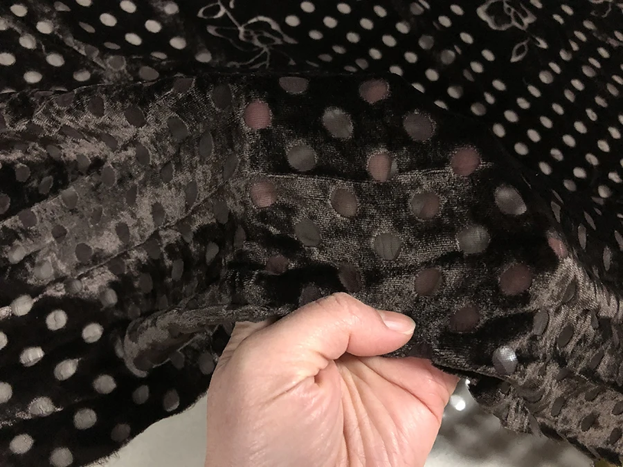 Высококачественная бархатная ткань из натурального шелка коричневая вырезанная