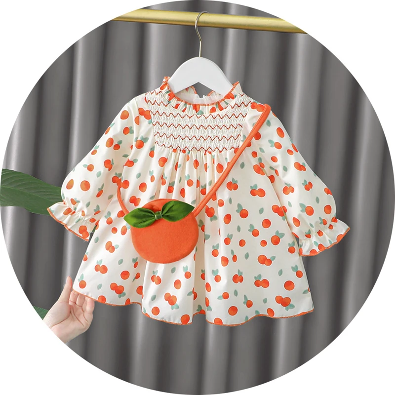 

Женское платье-трапеция с длинным рукавом и принтом