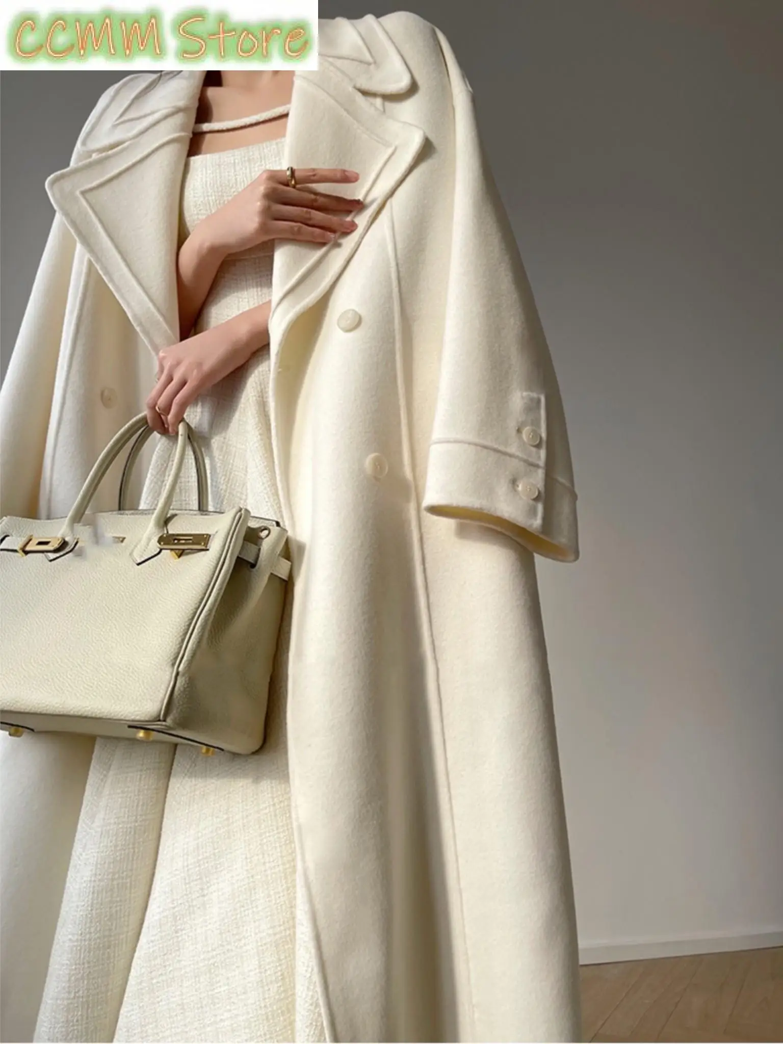 Женское шерстяное пальто с поясом