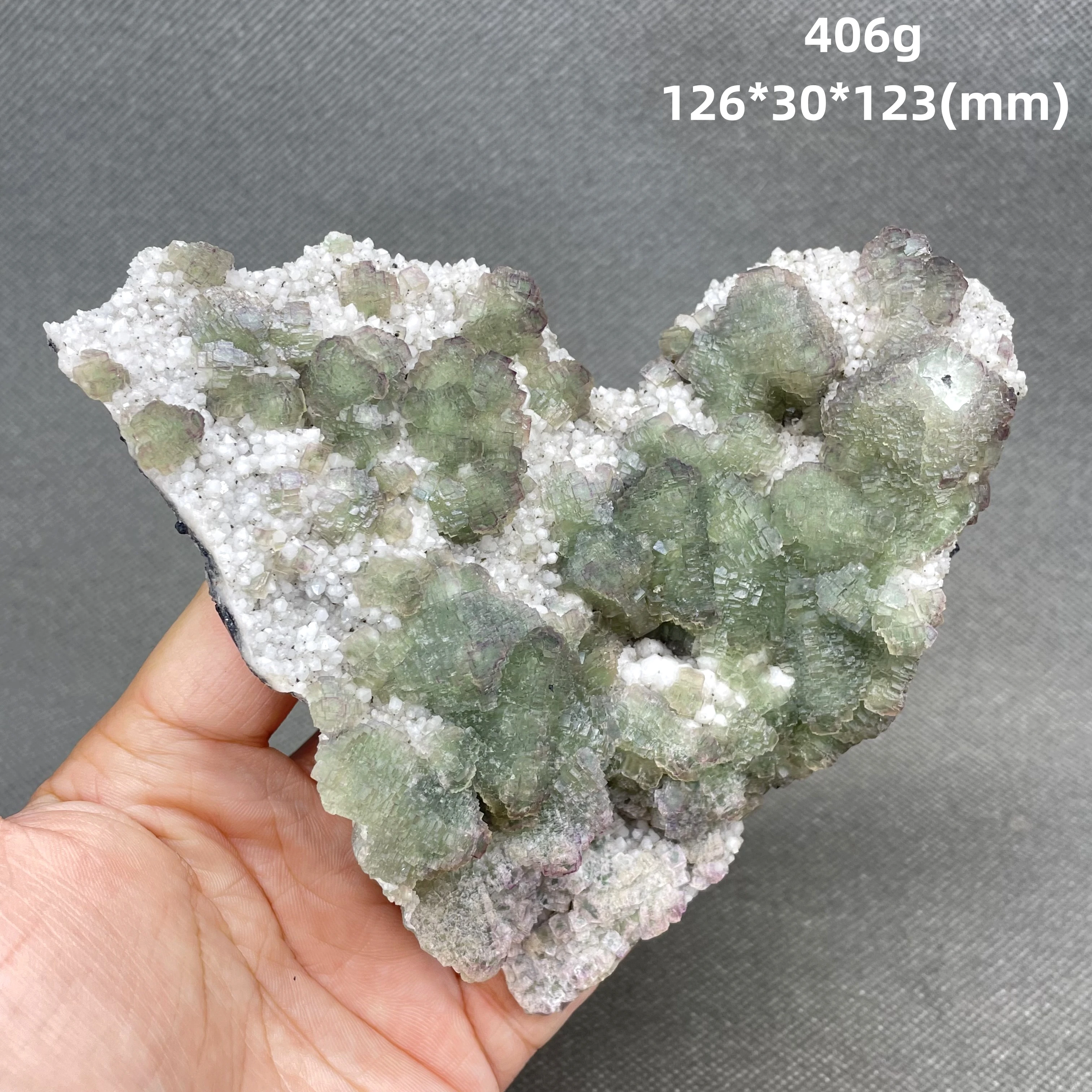 

BEST! 406g Natural Inner Mongolia heart-shaped stepped cubic green fluorite mineral specimen Stones and crystals Healing crystal