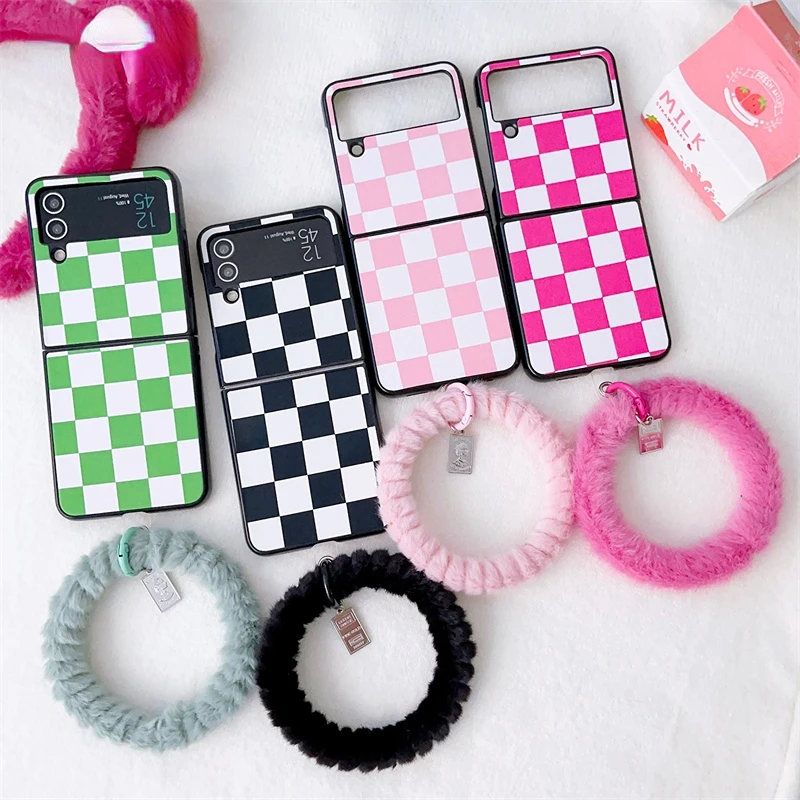 

Cute Colored Grids Fur Bracelet Phone Case For Samsung Galaxy Z Flip 3 4 Fashion Silicone Cover For Z flip3 flip4 Protector Capa