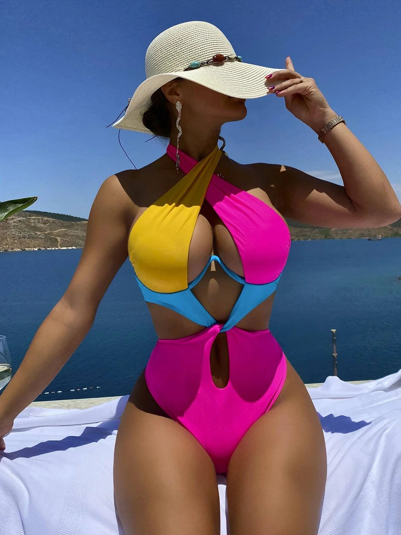 

Colorblock Cut Out Cross Halter Underwire One Piece Swimsuit Women Swimwear Slimming Bodysuit Summer Beach Bathing Suit