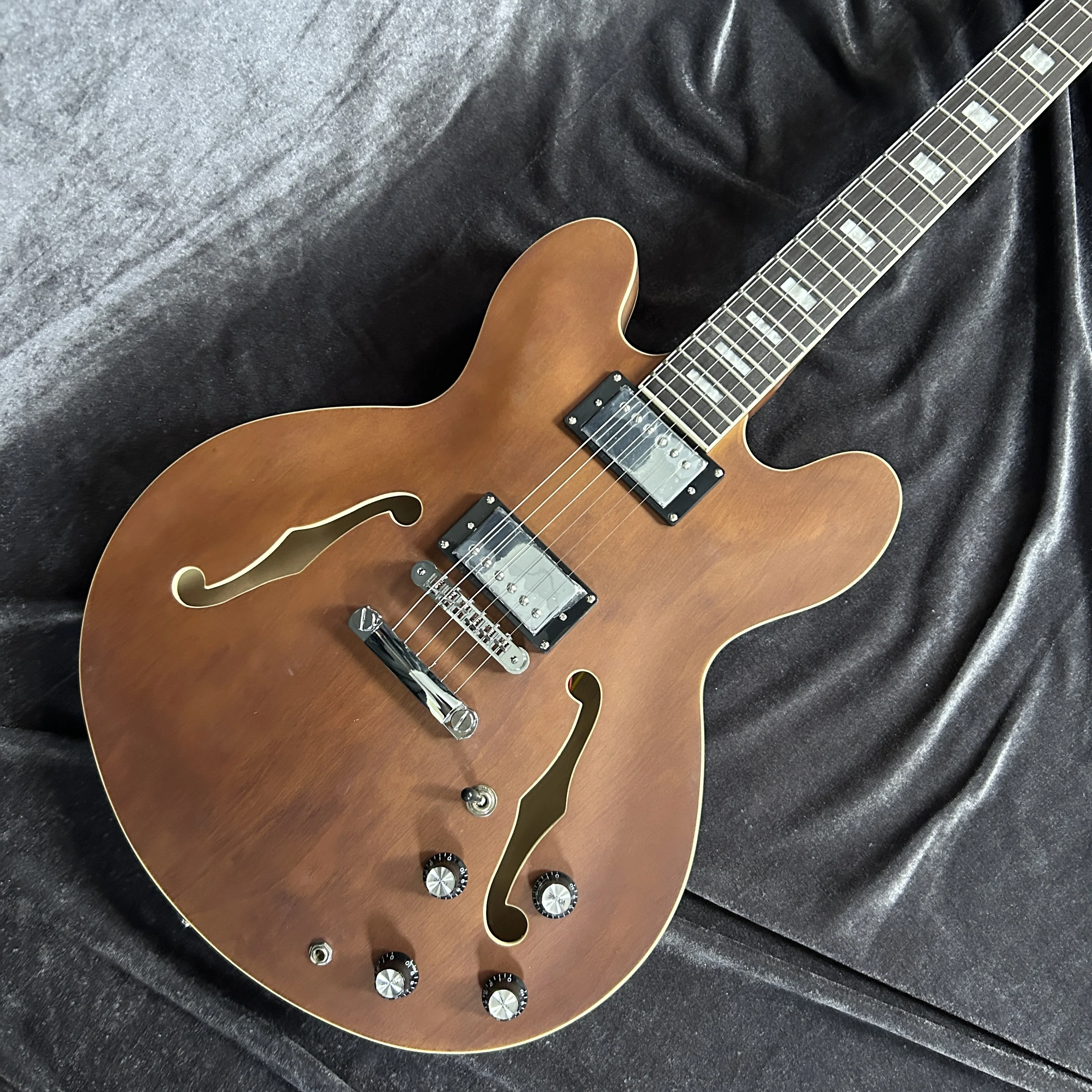 

ES 335 Electric Guitar, Brown Color, Semi Hollow Body, Rosewood Fingerboard, 6 Strings Guitarra, Free Shipping