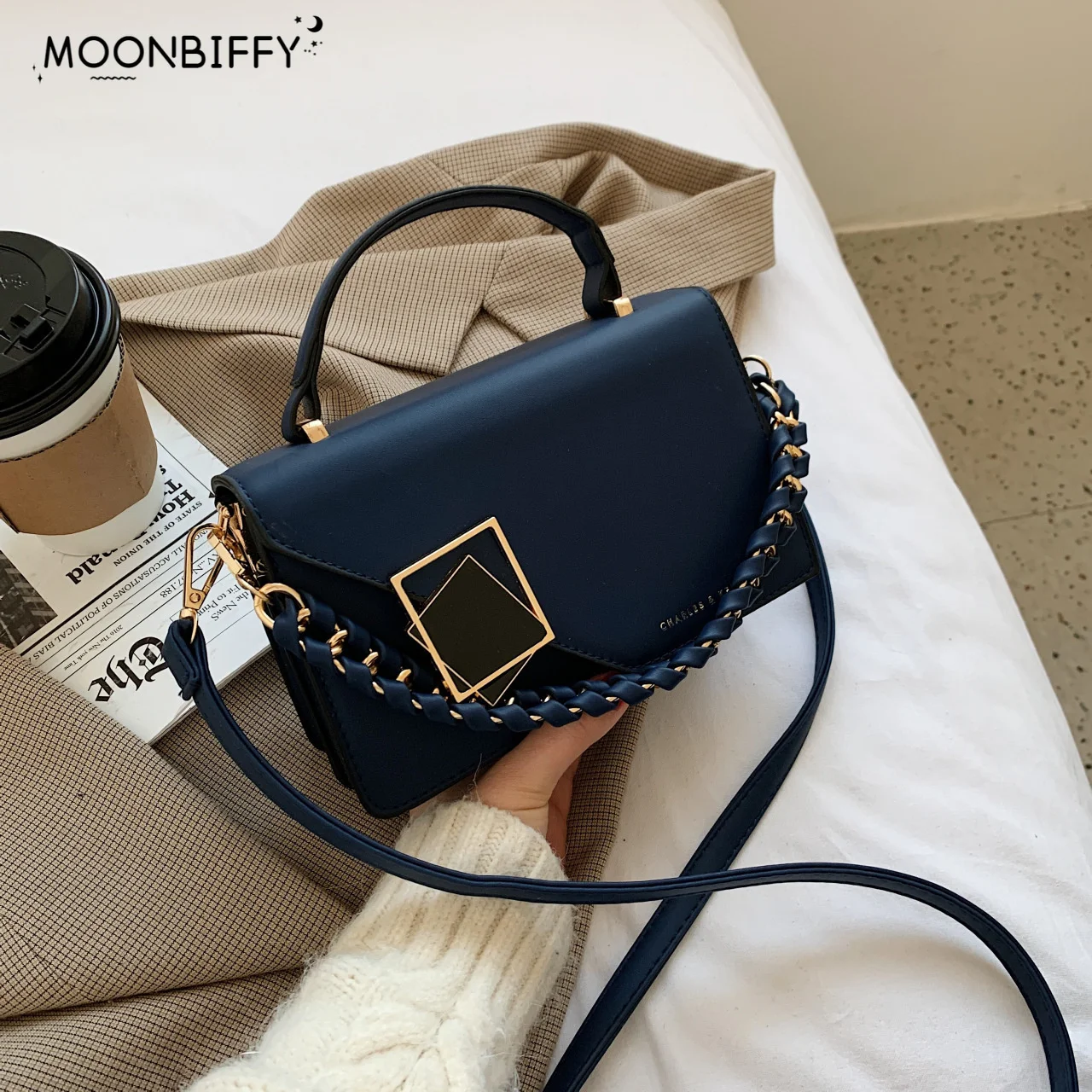 

Женские Сумки из искусственной кожи на цепочке, сумки и модные дизайнерские кошельки, новая серия 2022