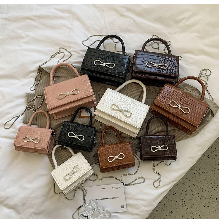 

Texture small bag women's 2020 autumn and winter new fashion versatile ins messenger net red retro small square bag