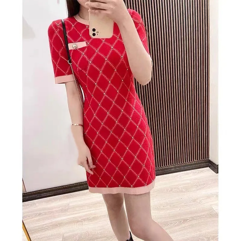

Women O-neck Argyle Rhinestones Decoration Red Knitted Mini Dress