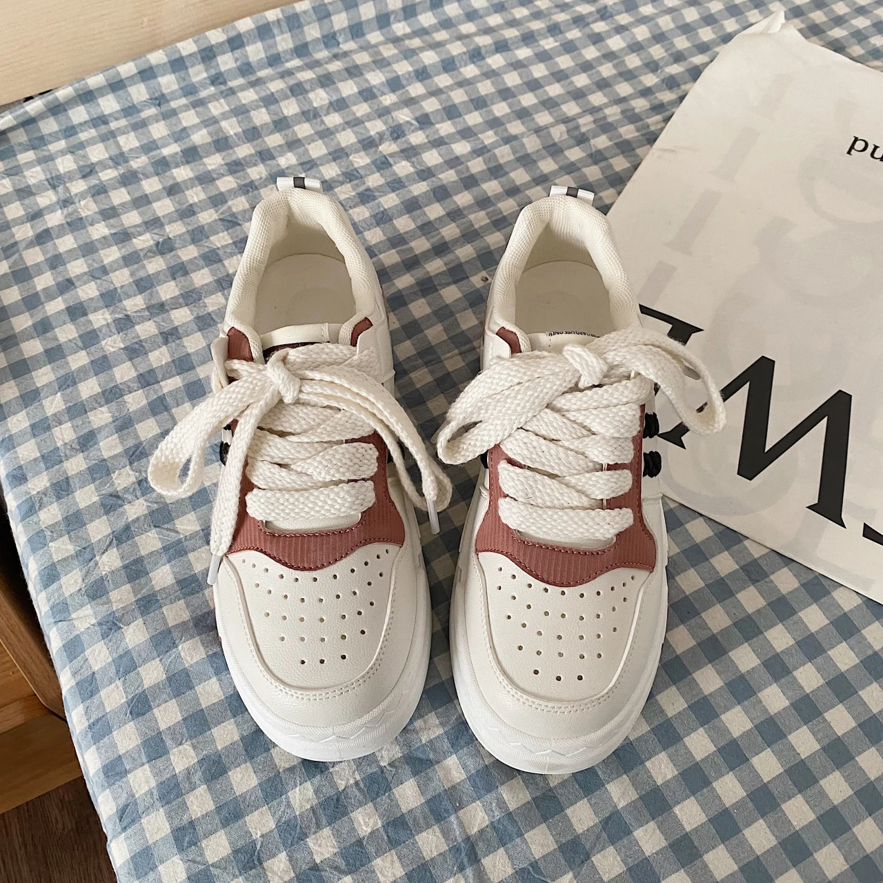 Women Casual Sports Shoes Breathable Mesh Height-increasing Shoes Outdoor Walking Female Autumn New Sneakers Zapatos De Mujer