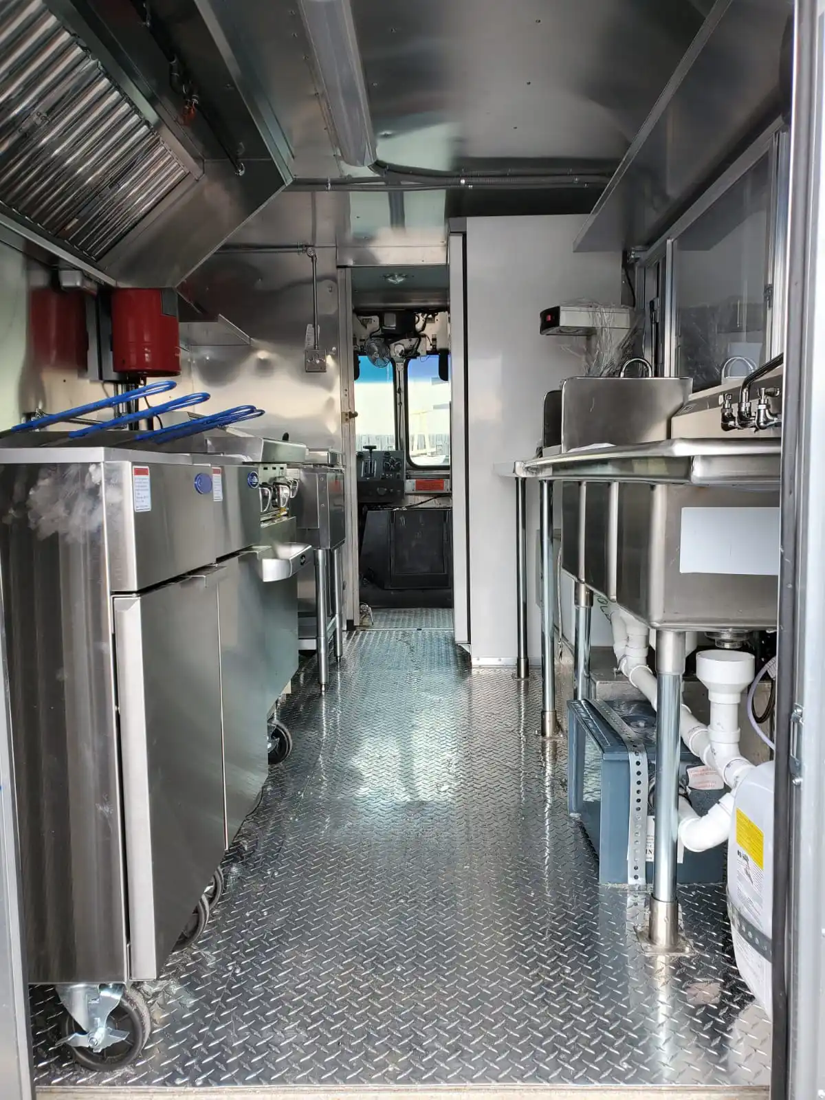 Рисунок 6 - Передвижные киоски от производителя