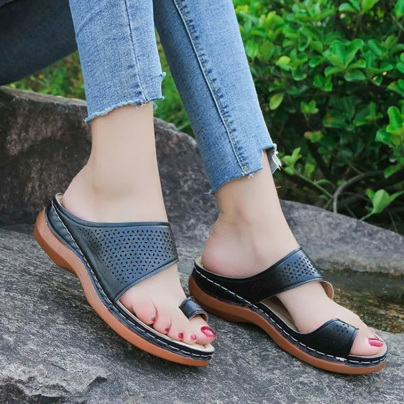 

Ladies Sandal Wear Sandals Outside Casual Breathable Toe Slippers Slope Heel Roman Style Outdoor Women Sandals The New Fashion