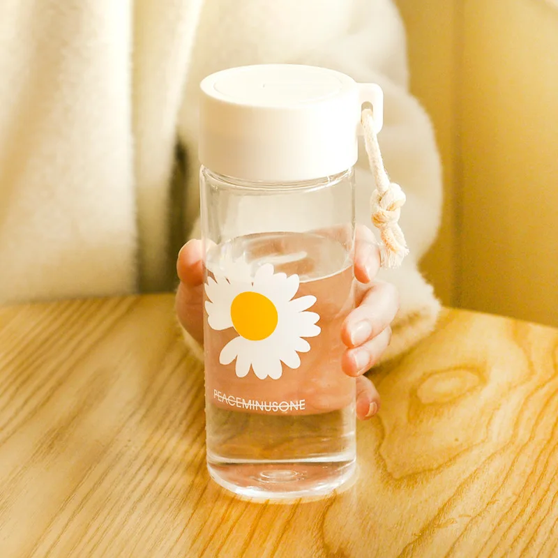 

500ML Small Daisy Transparent Plastic Water Bottle BPA Free Outdoor Sports Water Cup Student Summer Portable Water Cup with Rope