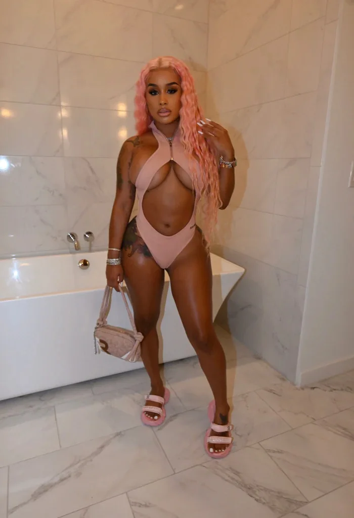 Женское облегающее Боди без рукавов с вырезами на молнии |